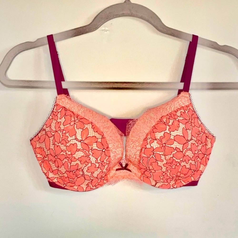 VictoriaSecret push up bra 32D